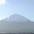 閉山中の富士山8合目の登山道で中国人男性が転倒し負傷 、消防に救助要請。18日朝から単独で登山か