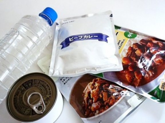 【必見】男性が選ぶ『常備しておきたいレトルトカレー』、第1位がこれ