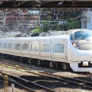 常磐線（651系オマージュカラー）＋流鉄流山線（さくら号・流鉄開業110周年HM）、庚申塔（青面金剛） - 令和８年７月