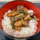 【画像】パーキングエリアのメシってさあ・・・