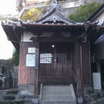 壊れた玩具で遊ぶ日々