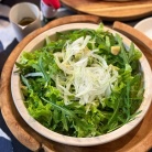 即席生地のピザと、鶏むね肉のスカロッピーネとかの夜ごはん