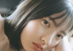 櫻4期センター山田、生配信同接8000人という記録を樹立！！！