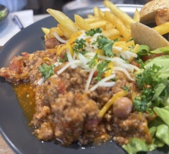 【ぬまつーグルメ】めっちゃシャレシャレ。沼津から口野を越えてすぐ。伊豆長岡のカフェ「ランバー」に行ってきた。沼津のロータススイーツが、出店してたよ。(伊豆の国市長岡)