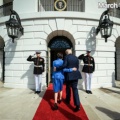 米国の司法は、現職の大統領でも容赦しない。日本なら地裁レベルや高裁までは権力者を批判しても、最高裁になれば、大半が権力者に対して忖度をする文化だ。