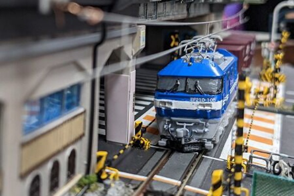 1/150ジオラマBトレ用。 ホビーサーチブログ - 線路取付済み！電源は乾電池！操作盤内蔵