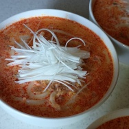 麻婆豆腐の素アレンジが旨すぎた。と、ブルー花びらのハート作りました。