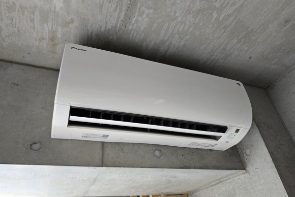 急募】エアコン(2021年5月製)