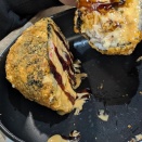 外国人「このフライド寿司バーガーを見てくれ、犯罪としか思えない」