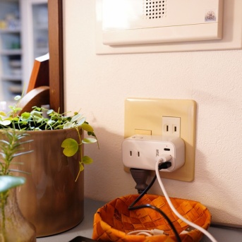 旅行へ持ち運びもOK!またまた築古の家のコンセント問題がこれで解決♪<PR含>