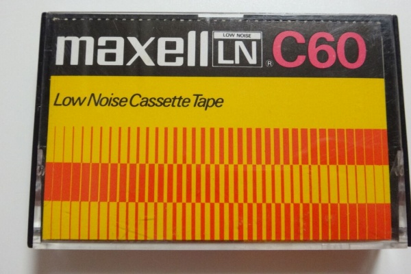 maxell 1T ゆ  14 枚 maxell（マクセル） Apple Watch充電アダプター「Air Voltage
