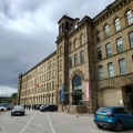 �ۥå��ˡ���Ť�ǡ�Salts Mill��