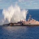 ヴァリアント・シールド演習中に、日本の魚雷が米海軍揚陸艦を海底に沈める！