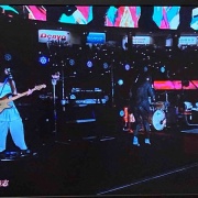 ���չ���B'z�Υ��å������ܺǽ��������夲��