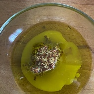 群馬県産春菊で！夫婦で一袋はペロリの春菊サラダ　ハニーマスタードレモン風味【PR】