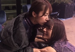 【画像アリ】きいちゃんインフル衣装でみさ先輩に甘えてるのぐうかわｗｗ