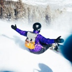 25歳男性がスキー場コース外の林をスノボで滑走中に木に衝突、死亡