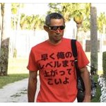 イチローが「定時で帰る」Ｔシャツで球場入り！日本の会社員「やる気あるのか」
