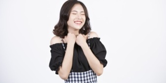 友人が私の持ち物をけなして「じゃあいらないならくれ」と言わせる。自分で買えばいいのに…