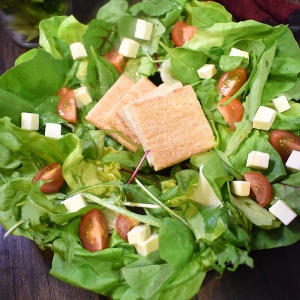 当日でも間に合う♪クリスマスリース風サラダ