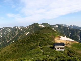 ヒメサユリ咲く朝日連峰縦走登山　2日目は以東岳