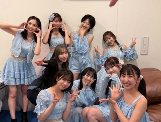 モーニング娘。'26と譜久村聖と一般人の方の集合写真ｷﾀ━━━━(ﾟ∀ﾟ)━━━━!!