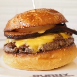 『福岡県福岡市｜BURNY BURGER (バーニーバーガー)の「ベーコンチーズバーガー」』の画像