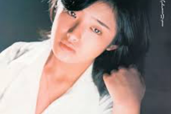 まるごと百恵 1976年発行 Yahoo!オークション - 明星 1976年2月号 桜田淳子 山口百恵 岩崎