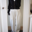 色違いで欲しい！アラフィフのキニナル体型をカモフラージュしつつ、程よく綺麗に履ける楽ちんパンツ！