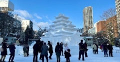 雪まつりの大雪像「会津鶴ヶ城」の美しさ
