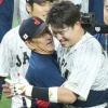 村上「『遅いよムネェーーー』って栗山監督に抱きしめられました」
