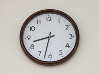 JR、遂にキレた！「お客様！無断で構内に掛け時計を設置するのはお辞めください」