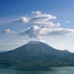 桜島で高さ５０００メートルの噴煙　