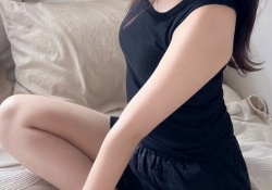 乃木坂4期の最新BOMBグラビア、生足が健康的すぎる【画像あり】