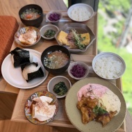 【梅田】ランチタイムはおにぎり食べ放題　～カジュアルに、米。