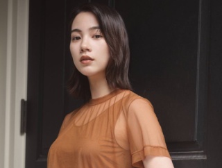 のん32歳、脇チラリのセクシーショットが話題に「眩しさと透明感がスゴイ」