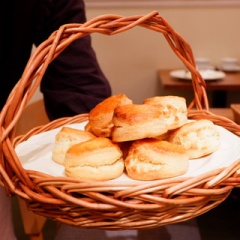 アフタヌーンティー・ティールーム新作スコーン試食会｜スペシャルクリームティー体験