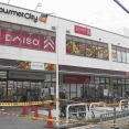 女性従業員は搬送先の病院で死亡　スーパーで従業員が刃物で刺された事件　「叫びながら近づいて刺した」80歳元夫を現行犯逮捕　大阪府大東市