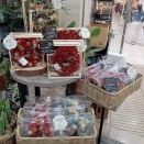 花屋にいよいよクリスマスリース登場＆昨晩は一人飲み