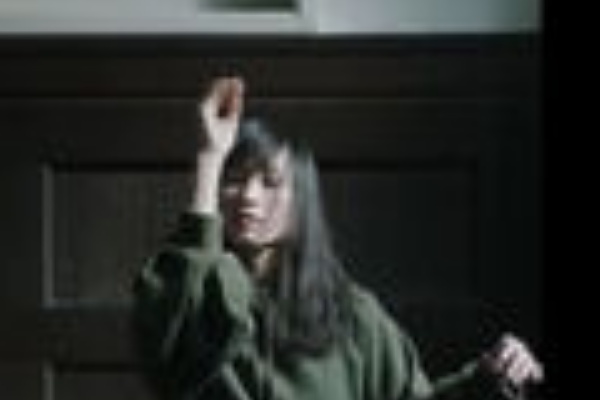 話題のmv 出演の女性ダンサーが気になる 米津玄師 Lemon コンビニマニアのブログ