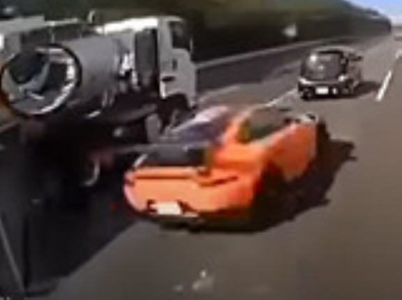 【動画】 ポルシェ（3000万円）で高速を爆走、268km/hで追突事故起こし夫婦2人殺した上級国民　ついに起訴される