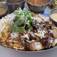 自由な発想がスパイスと素材を最大限に活かす！　カラダが喜ぶビリヤニを食す〜今里　ほなまた〜