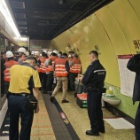『MTR保守用車両事故、朝の通勤ラッシュに1時間運行停止』の画像