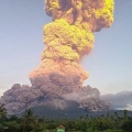 【悲報】大規模な火山噴火！津波発生の恐れも。7月大災難との関係は！？！？！？