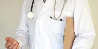 【神経がわからん】喉が痛くて、近くの病院に行こうと思って口コミ見たら…