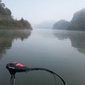 秋深き、隣は何を釣る人ぞ――