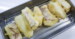超地味な画像ですが間違いなく美味しい「ふわふわ鯛の天ぷら」&「幻想的な雲」