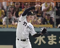 40年後 解説者森下「避けるの下手ですねー」