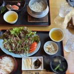 うふふの美味しいもの探すぞ♪