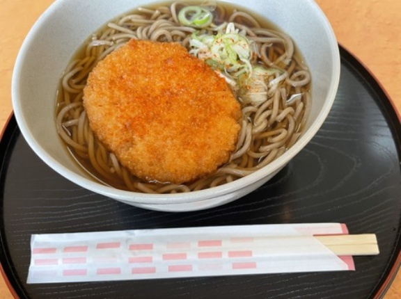 蕎麦　＋　コロッケ　←　気持ち悪い